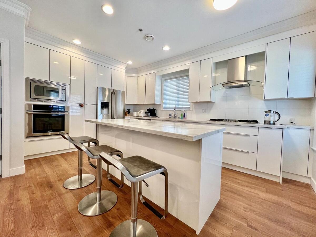 הוילה Adorable 4B House-Vancouver West Free Parking מראה חיצוני תמונה